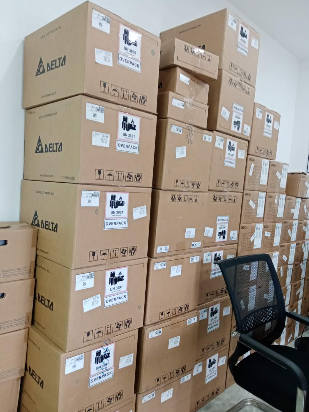  臺達(dá)24V/DC直流電源 35W-350W功率段都有大批量現(xiàn)貨，價格絕對有優(yōu)勢